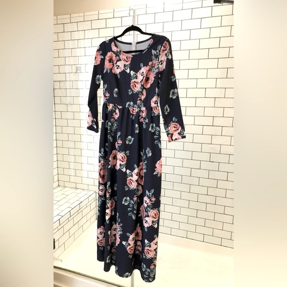 Floral Maxi Dress Women's Size Medium Navy & Pink Long Sleeve With Pockets - Picture 3 of 6